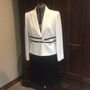 Tahari suit  never worn